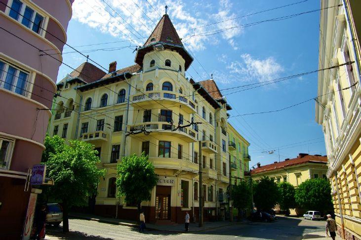 Gresham eyes ‘friendship’ with Chernivtsi, Ukraine